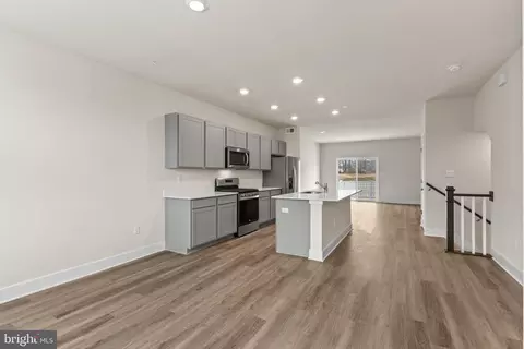 Entry Way - 338 Hackley Dr, Joppa, MD 21085 photo 5 of 12