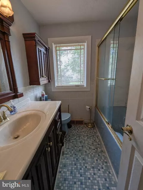 Bath - 417 Kemper Rd, Joppa, MD 21085 photo 3 of 7