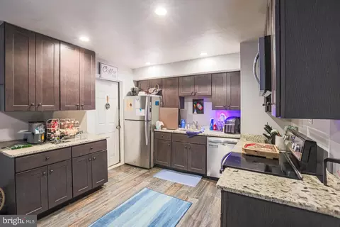 Entry Way - 652 Shore Dr, Joppa, MD 21085 photo 3 of 4