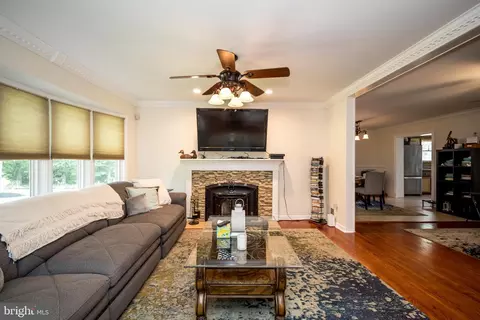 Living - 1307 Philadelphia Rd, Joppa, MD 21085 photo 3 of 4