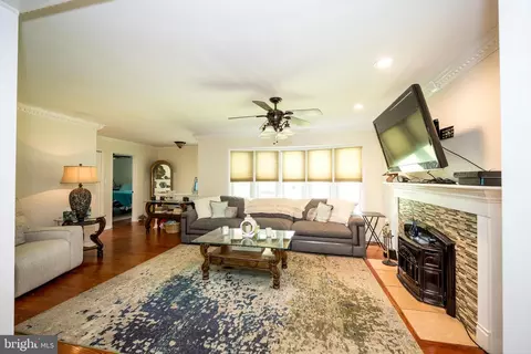 Living - 1307 Philadelphia Rd, Joppa, MD 21085 photo 2 of 4