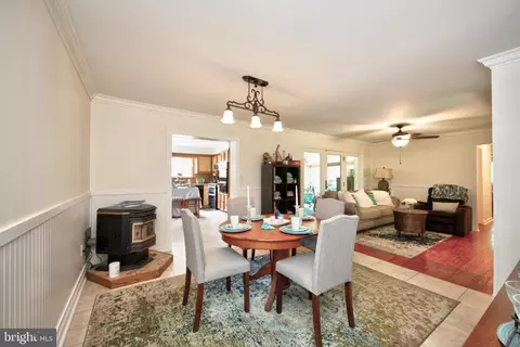Dining - 1307 Philadelphia Rd, Joppa, MD 21085 photo 3 of 4