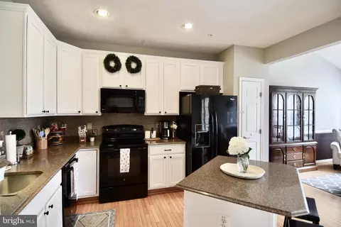 Kitchen - 3166 Freestone Ct, Abingdon, MD 21009 photo 3 of 4