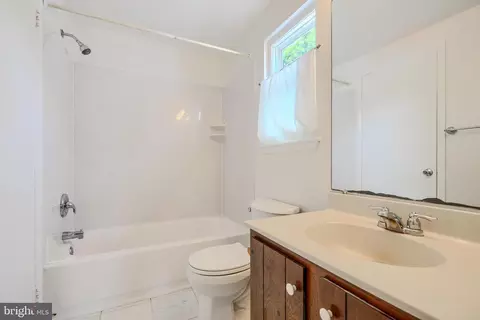 Bath - 2907 Byron Ct, Abingdon, MD 21009 photo 2 of 2