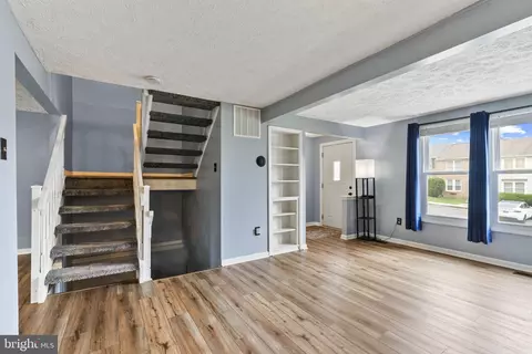 Living - 3210 Split Oak Ct, Abingdon, MD 21009 photo 2 of 4