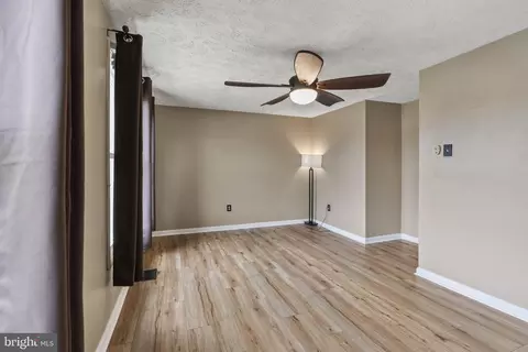 Living - 3210 Split Oak Ct, Abingdon, MD 21009 photo 4 of 4