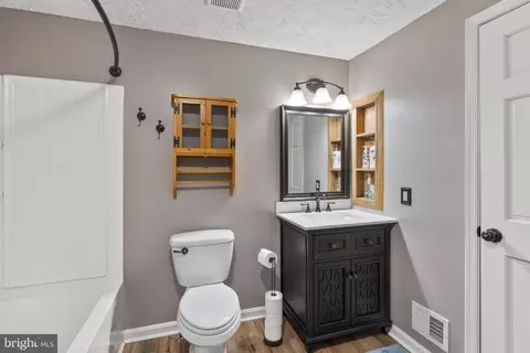 Bath - 3210 Split Oak Ct, Abingdon, MD 21009 photo 2 of 2