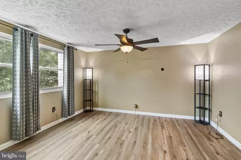 Living - 3210 Split Oak Ct, Abingdon, MD 21009 photo 3 of 4