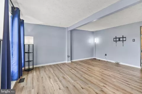 Living - 3210 Split Oak Ct, Abingdon, MD 21009 photo 1 of 4