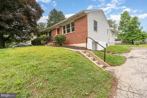 1316 Winding Valley Dr, Joppa, MD 21085 photo 2