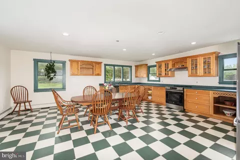 1316 Winding Valley Dr, Joppa, MD 21085 photo 8
