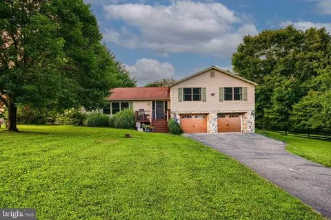 5425 Broadway Rd, White Hall, MD 21161