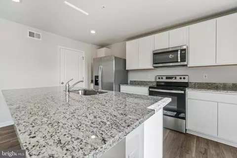 1005 Bunch Berry Dr, Joppa, MD 21085 photo 8