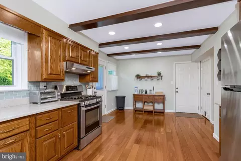 Entry Way - 671 Trimble Rd, Joppa, MD 21085 photo 2 of 4