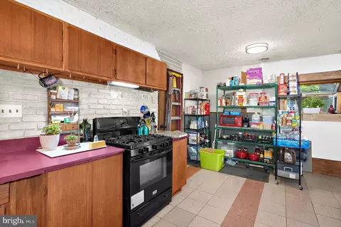 Kitchen - 902 Joppa Farm Rd, Joppa, MD 21085 photo 3 of 4