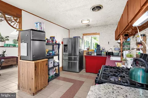 Kitchen - 902 Joppa Farm Rd, Joppa, MD 21085 photo 2 of 4