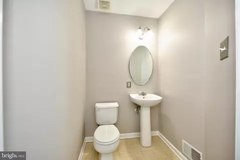 Bath - 580 Macintosh Cir, Joppa, MD 21085 photo 1 of 2