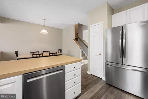 Kitchen - 560 Doefield Ct, Abingdon, MD 21009 photo 4 of 4