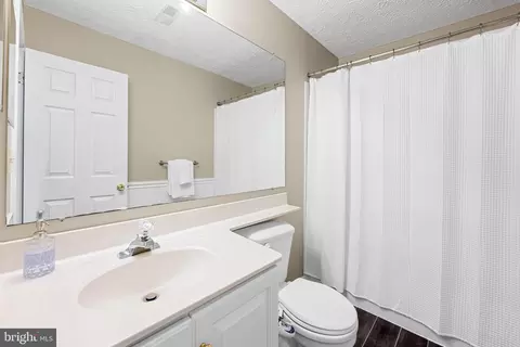 Bath - 560 Doefield Ct, Abingdon, MD 21009 photo 2 of 3