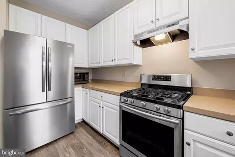 Kitchen - 560 Doefield Ct, Abingdon, MD 21009 photo 3 of 4