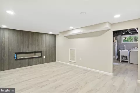 Living - 2701 Mede Ct, Fallston, MD 21047 photo 6 of 7