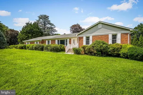 2406 Chatau Ct, Fallston, MD 21047