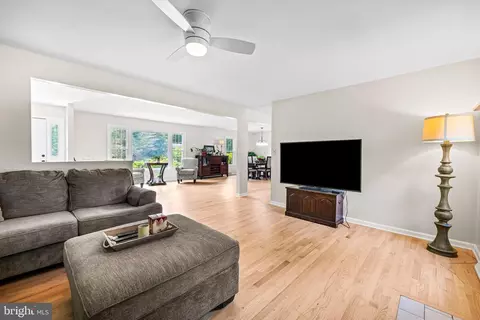 2406 Chatau Ct, Fallston, MD 21047 photo 6