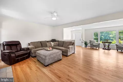 2406 Chatau Ct, Fallston, MD 21047 photo 5