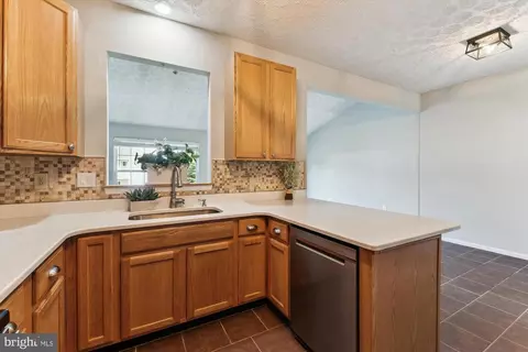 Kitchen - 582 Doefield Ct, Abingdon, MD 21009 photo 3 of 3