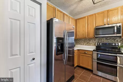 Entry Way - 582 Doefield Ct, Abingdon, MD 21009 photo 3 of 5