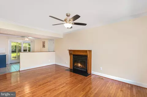 Living - 914 Deer Ct, Abingdon, MD 21009 photo 1 of 3
