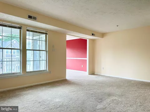 Living - 903 H Cedar Crest Ct, Edgewood, MD 21040 photo 2 of 6