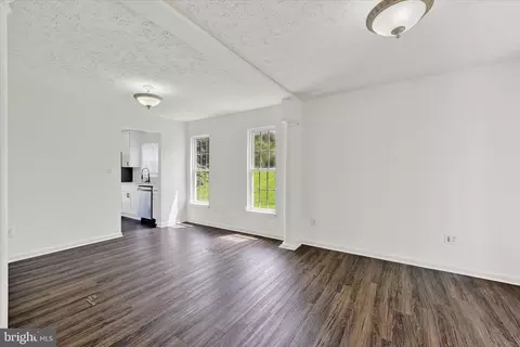 Living - 509 Barksdale Rd, Joppa, MD 21085 photo 2 of 8