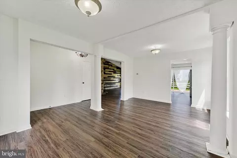 Living - 509 Barksdale Rd, Joppa, MD 21085 photo 3 of 8