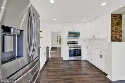 Entry Way - 509 Barksdale Rd, Joppa, MD 21085 photo 4 of 4