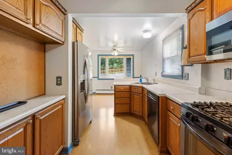Entry Way - 439 Haslett Rd, Joppa, MD 21085 photo 2 of 2