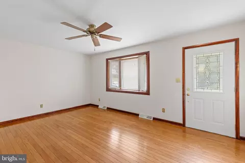 Living - 439 Haslett Rd, Joppa, MD 21085 photo 1 of 4