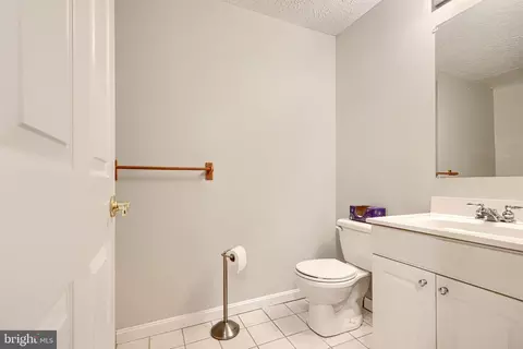 Bath - 174 Ferring Ct, Abingdon, MD 21009 photo 8 of 8