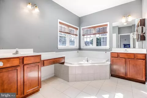 Bath - 10 Fallston View Ct, Fallston, MD 21047 photo 2 of 6