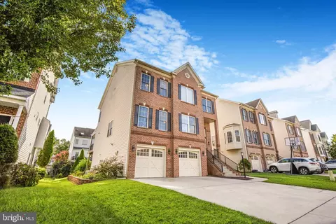 Exterior - 10 Fallston View Ct, Fallston, MD 21047 photo 3 of 15