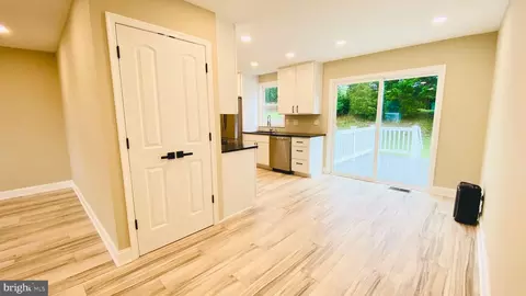 Entry Way - 409 Joppa Farm Rd, Joppa, MD 21085 photo 5 of 9