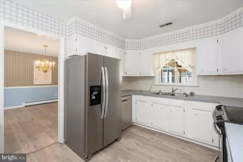 Kitchen - 2616 Lawson Rd, Fallston, MD 21047 photo 2 of 3