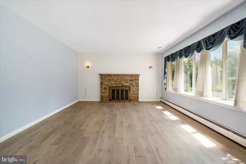 Living - 2616 Lawson Rd, Fallston, MD 21047 photo 2 of 3