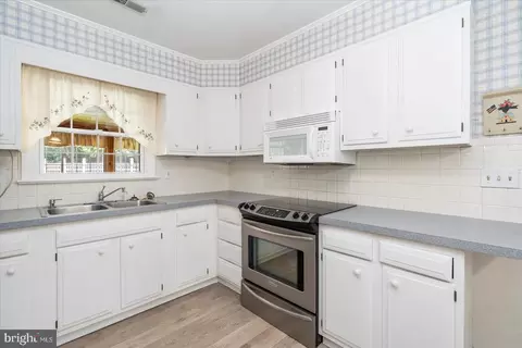Kitchen - 2616 Lawson Rd, Fallston, MD 21047 photo 3 of 3