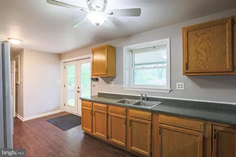 Entry Way - 1516 Castleton Rd, Darlington, MD 21034 photo 2 of 4