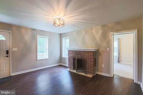 Living - 1516 Castleton Rd, Darlington, MD 21034 photo 2 of 5