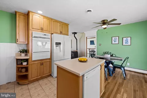 Kitchen - 100 Mountain Rd, Fallston, MD 21047 photo 5 of 5