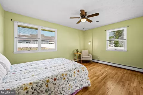 Bedroom - 100 Mountain Rd, Fallston, MD 21047 photo 4 of 6