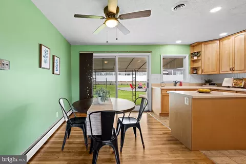 Dining - 100 Mountain Rd, Fallston, MD 21047 photo 1 of 6