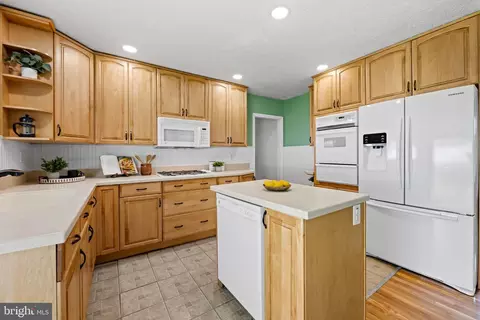 Kitchen - 100 Mountain Rd, Fallston, MD 21047 photo 2 of 5